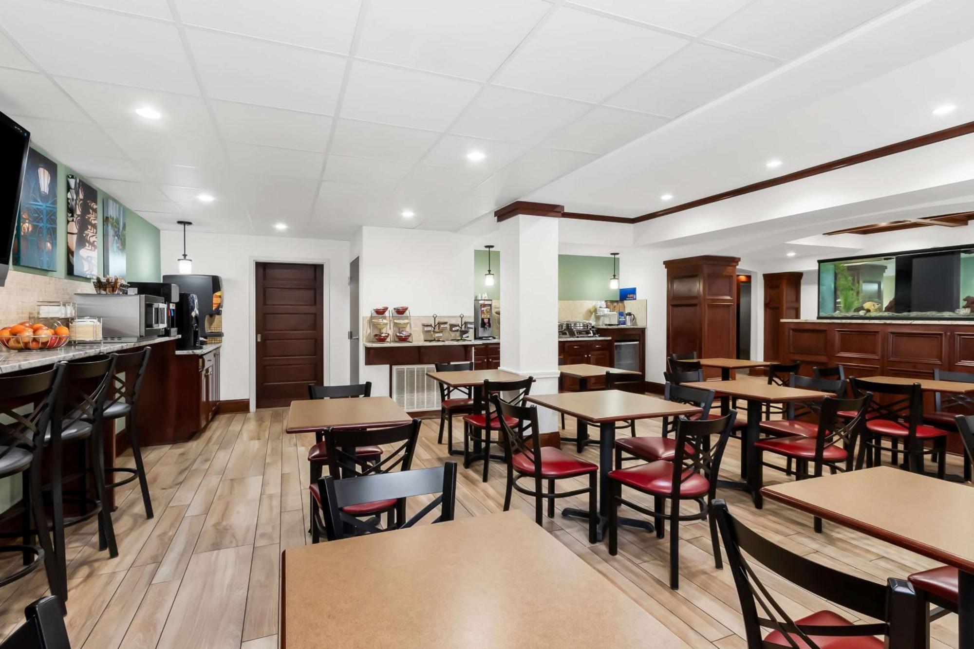 Best Western Patriots Point Mount Pleasant Esterno foto